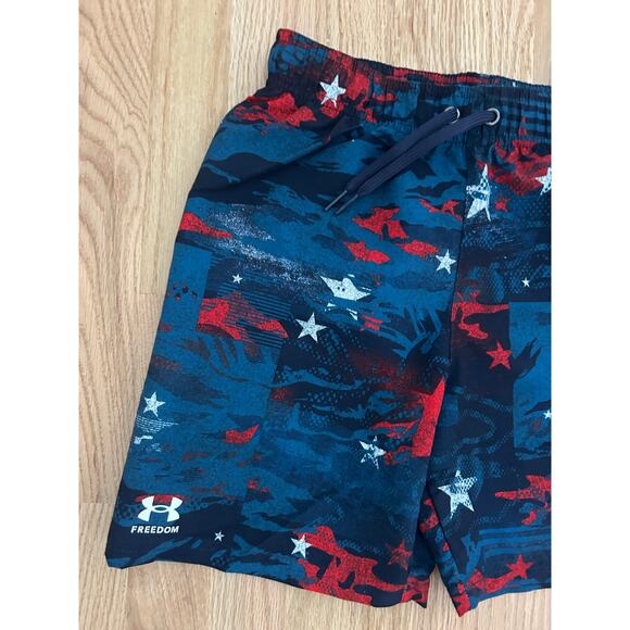 Under Armour Freedom Red/White/Blue Patriotic Swim Trunks Youth Medium NWT - Picture 2 of 6